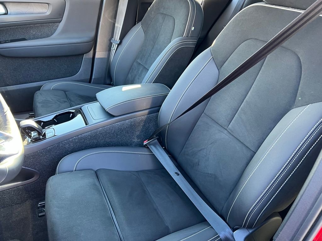 Used 2022 Volvo C40 P8 Recharge Ultimate image 10