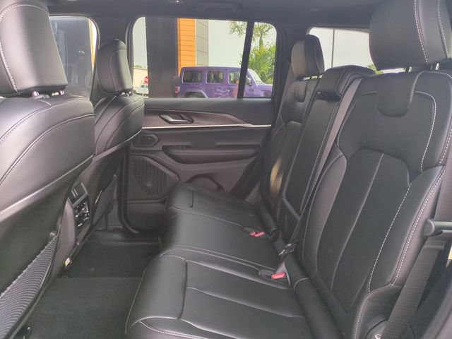 New 2026 Jeep Grand Cherokee Limited w/ Trailer Tow Package AWD/4WD image 14