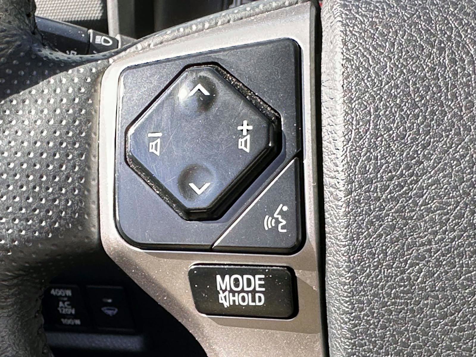 Used 2023 Toyota 4Runner Limited AWD/4WD image 24