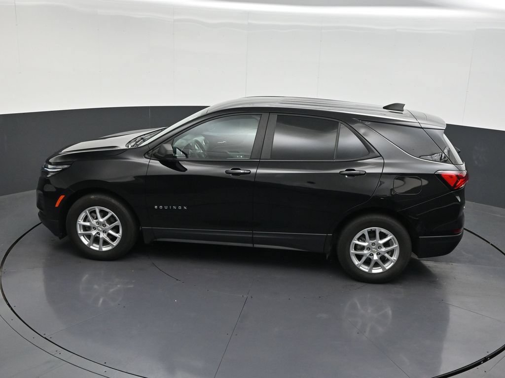 Used 2022 Chevrolet Equinox LS w/ LS Convenience Package FWD image 16