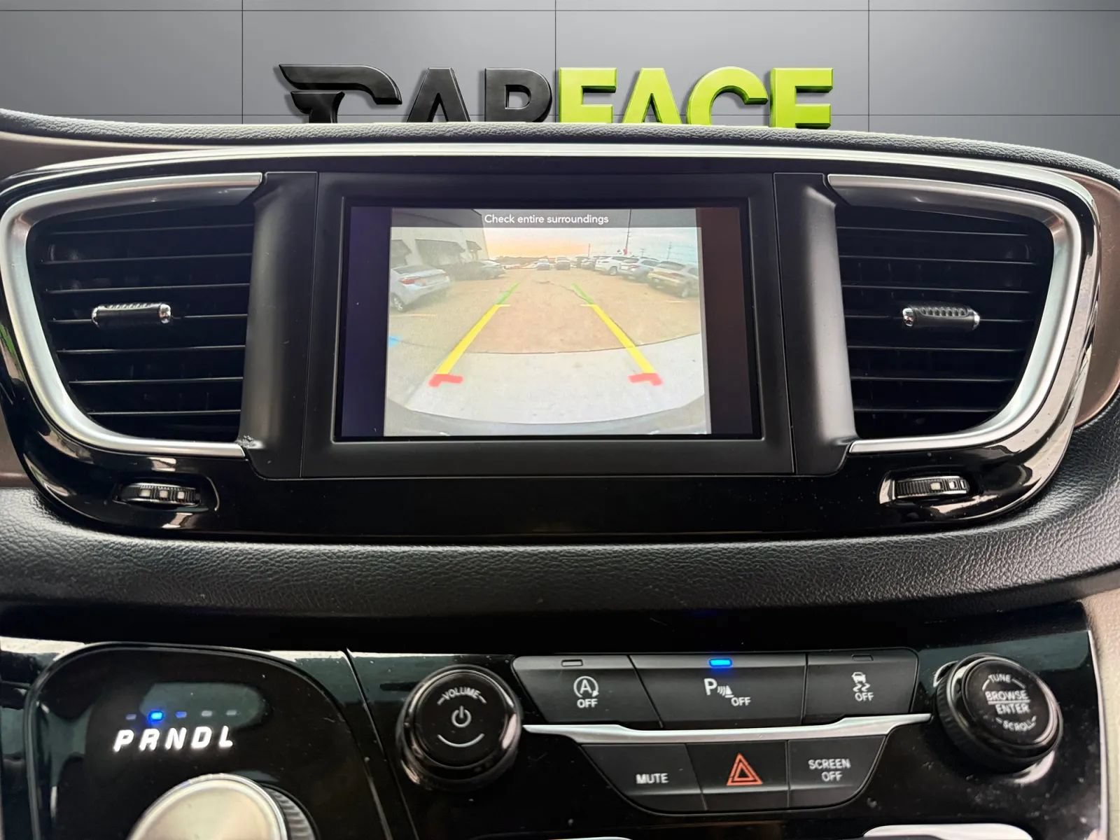 Used 2019 Chrysler Pacifica Touring-L FWD image 33