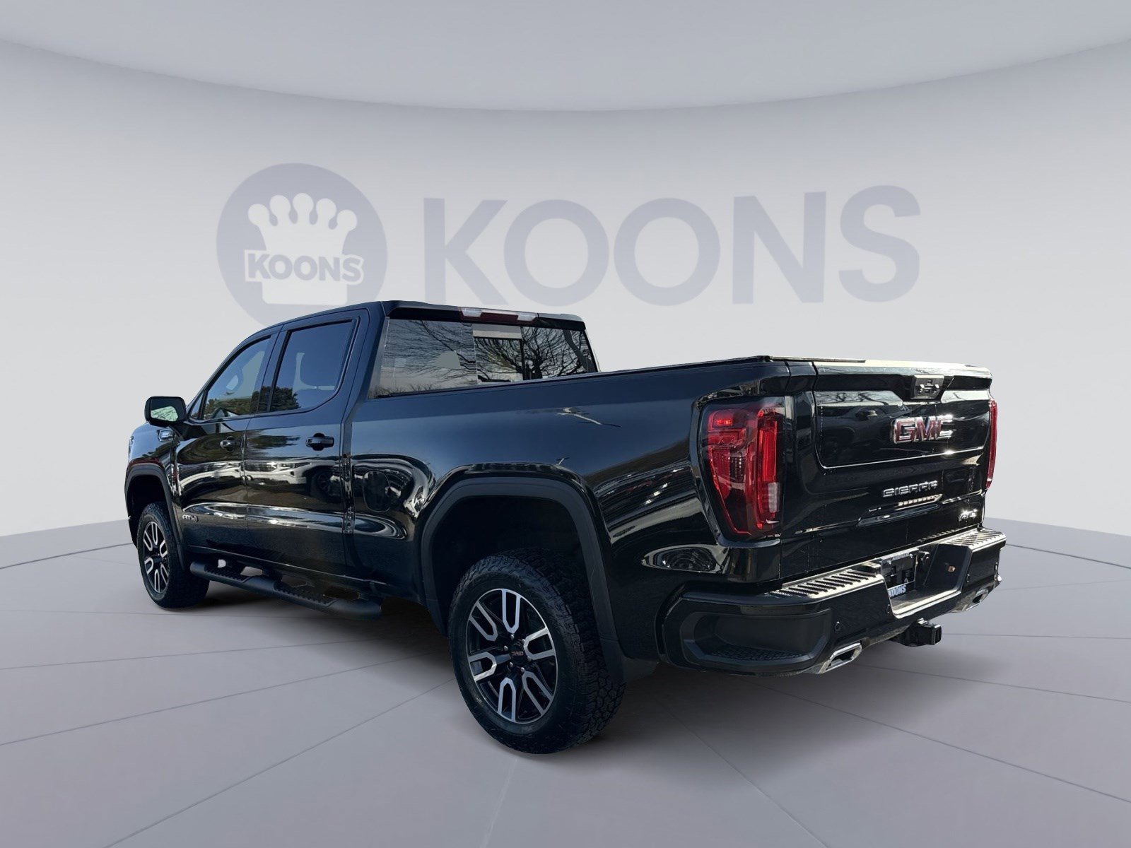 Used 2023 GMC Sierra 1500 AT4 w/ AT4 Preferred Package image 4