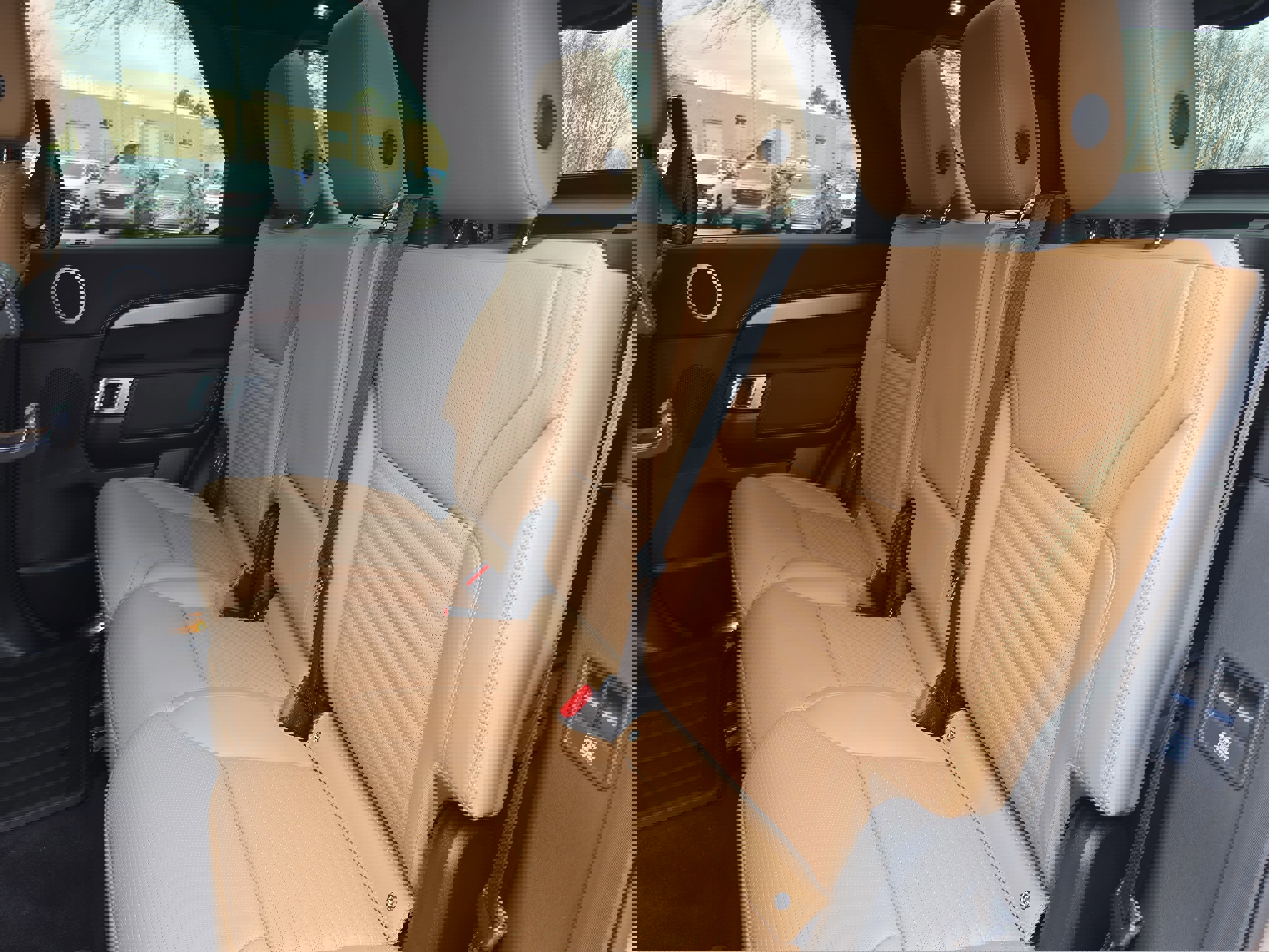 Certified 2025 Land Rover Discovery Dynamic SE image 15