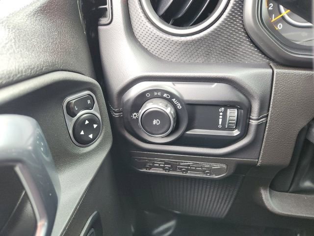 Used 2024 Jeep Wrangler Unlimited Rubicon image 36