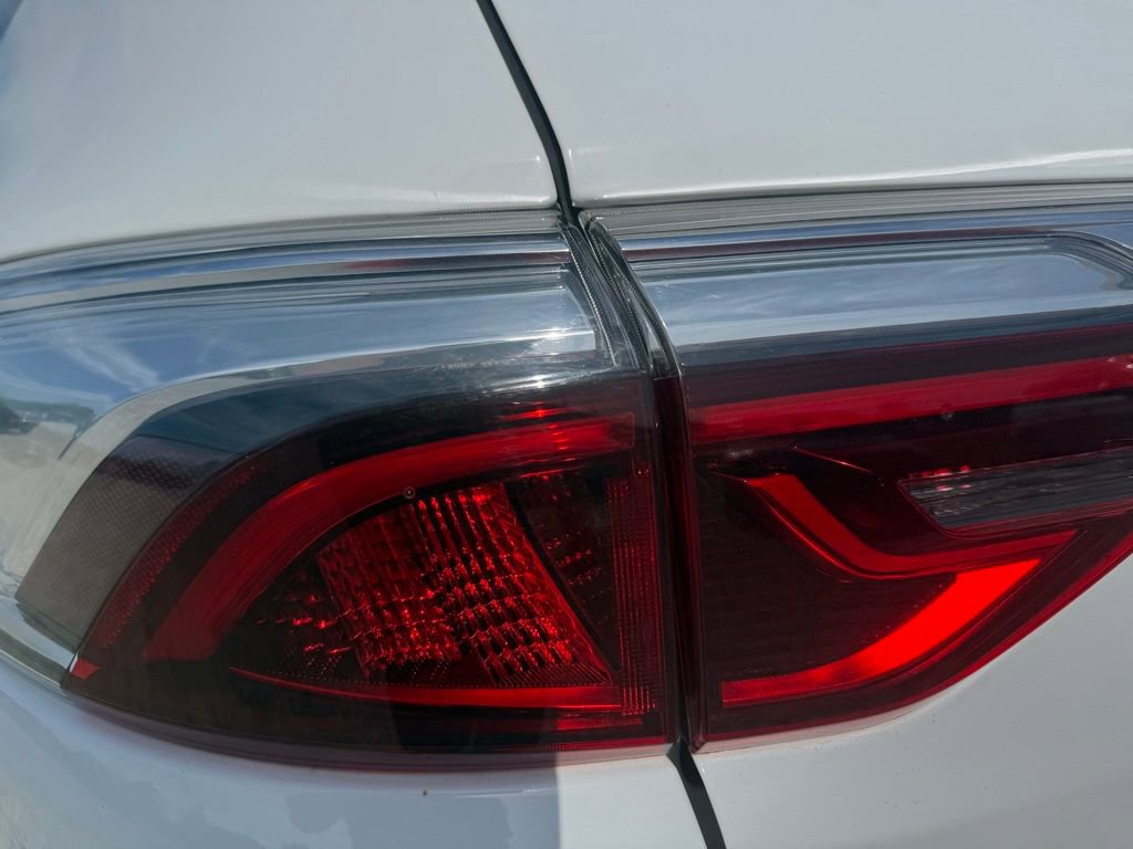 Used 2024 Buick Enclave Essence FWD image 10
