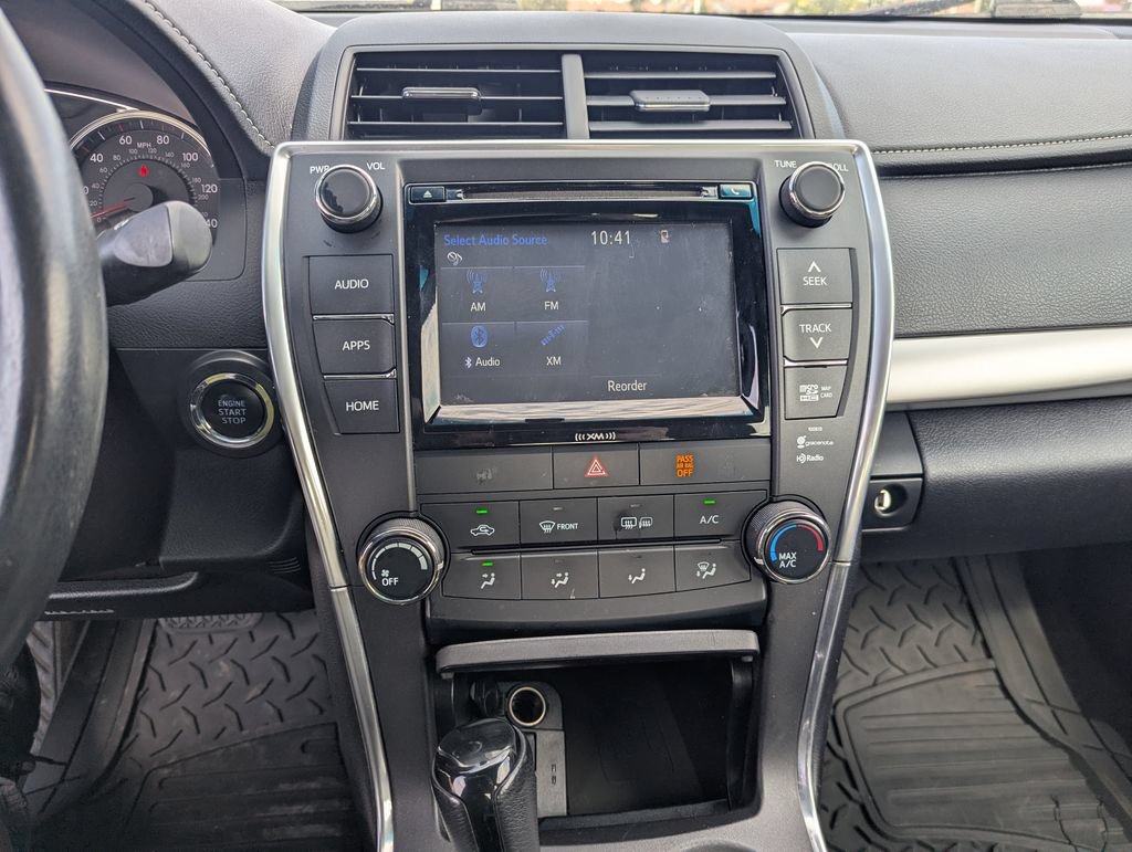 Used 2017 Toyota Camry SE w/ Moonroof Package FWD image 13