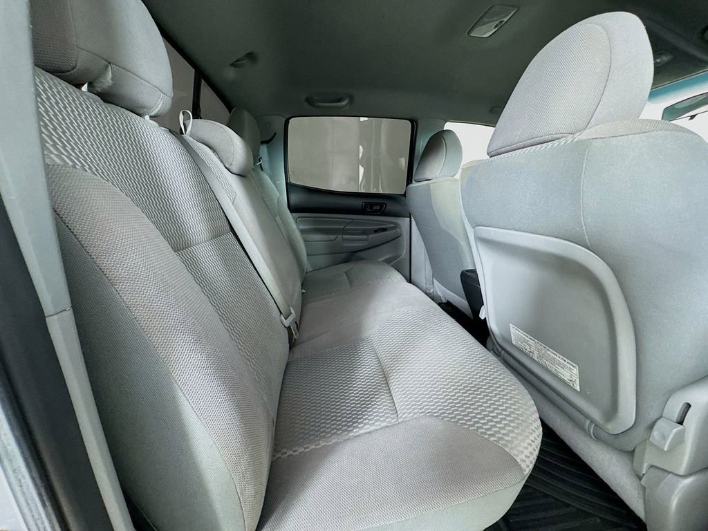 Used 2014 Toyota Tacoma PreRunner w/ SR5 Package image 32