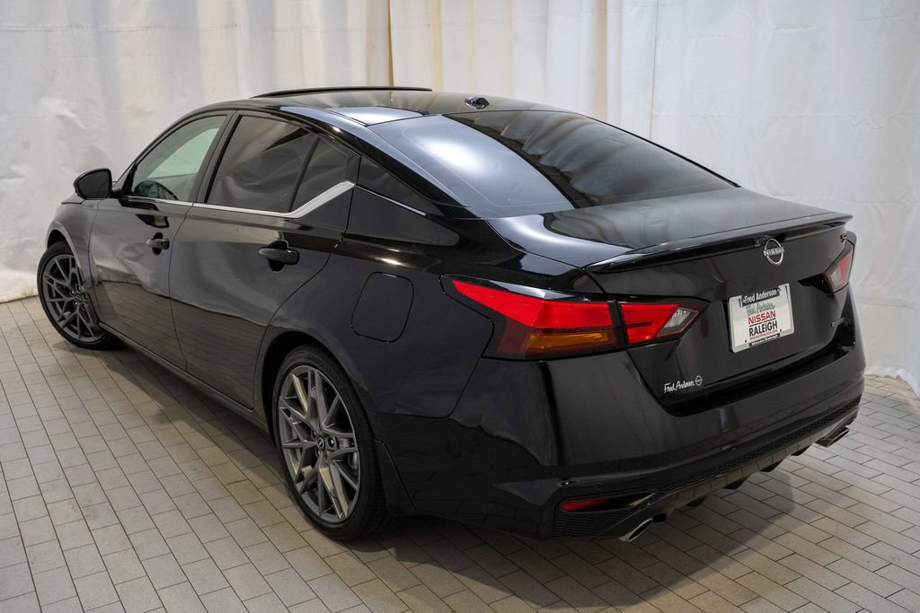 Certified 2024 Nissan Altima 2.0 SR image 3