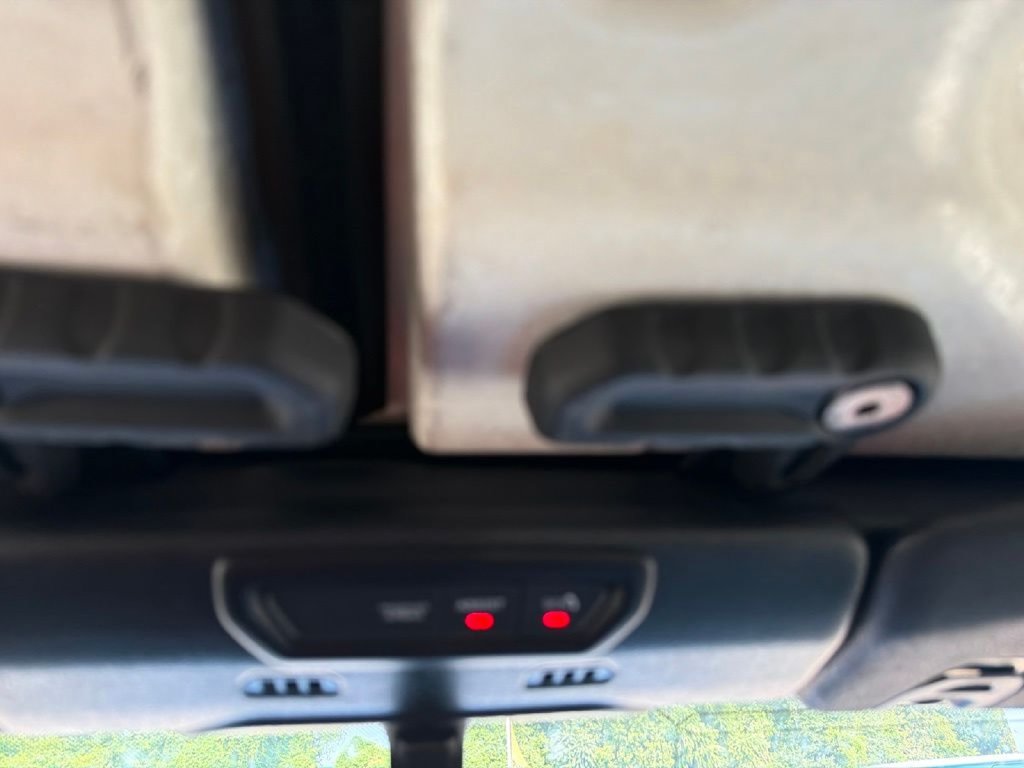 Used 2023 Jeep Wrangler Unlimited AWD/4WD image 24