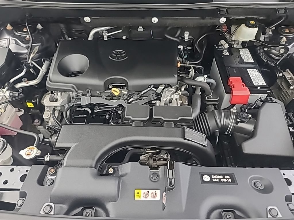 Used 2021 Toyota RAV4 XLE Premium AWD/4WD image 39