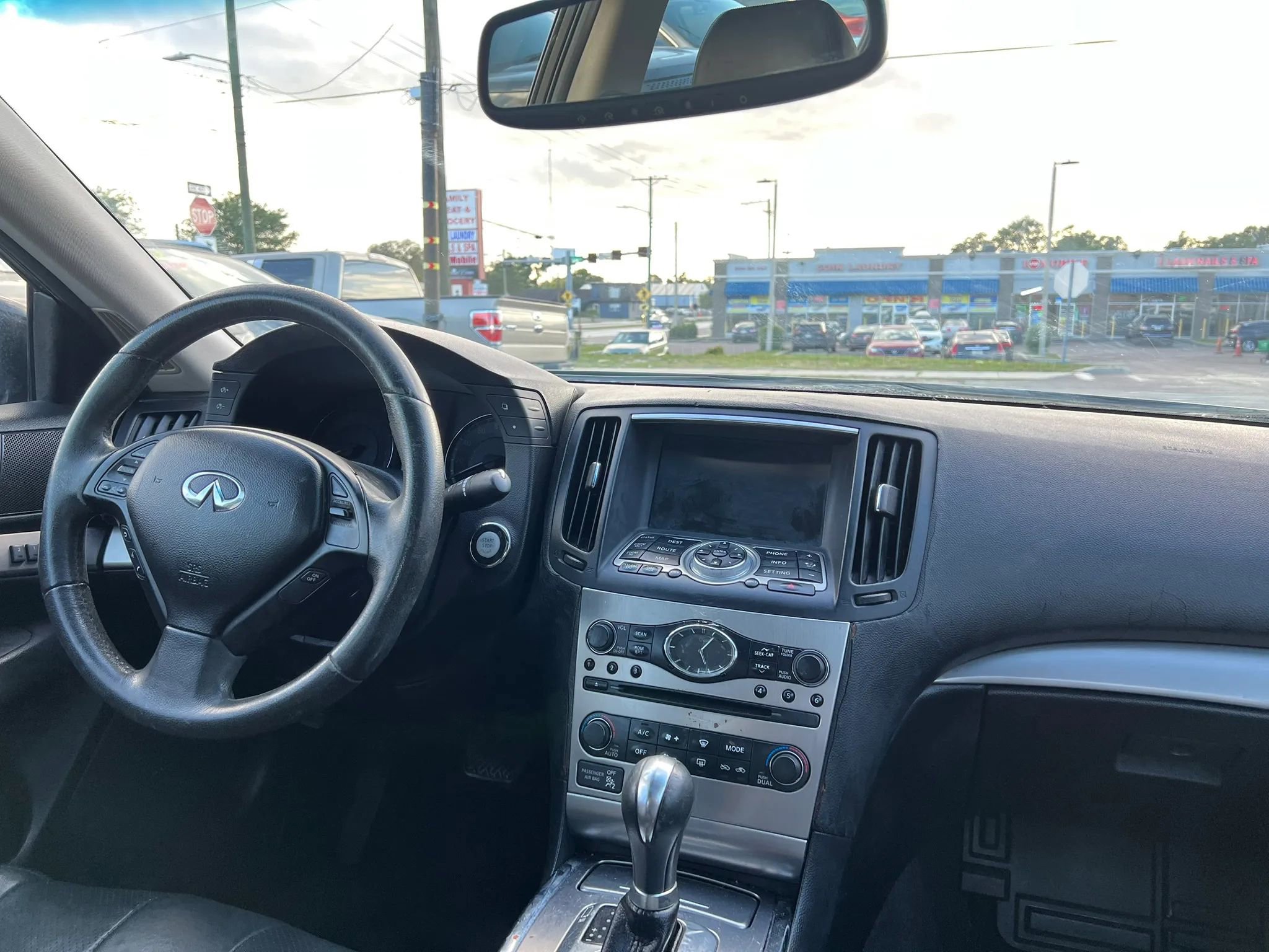 Used 2012 INFINITI G37 x Sedan w/ Premium Pkg image 12