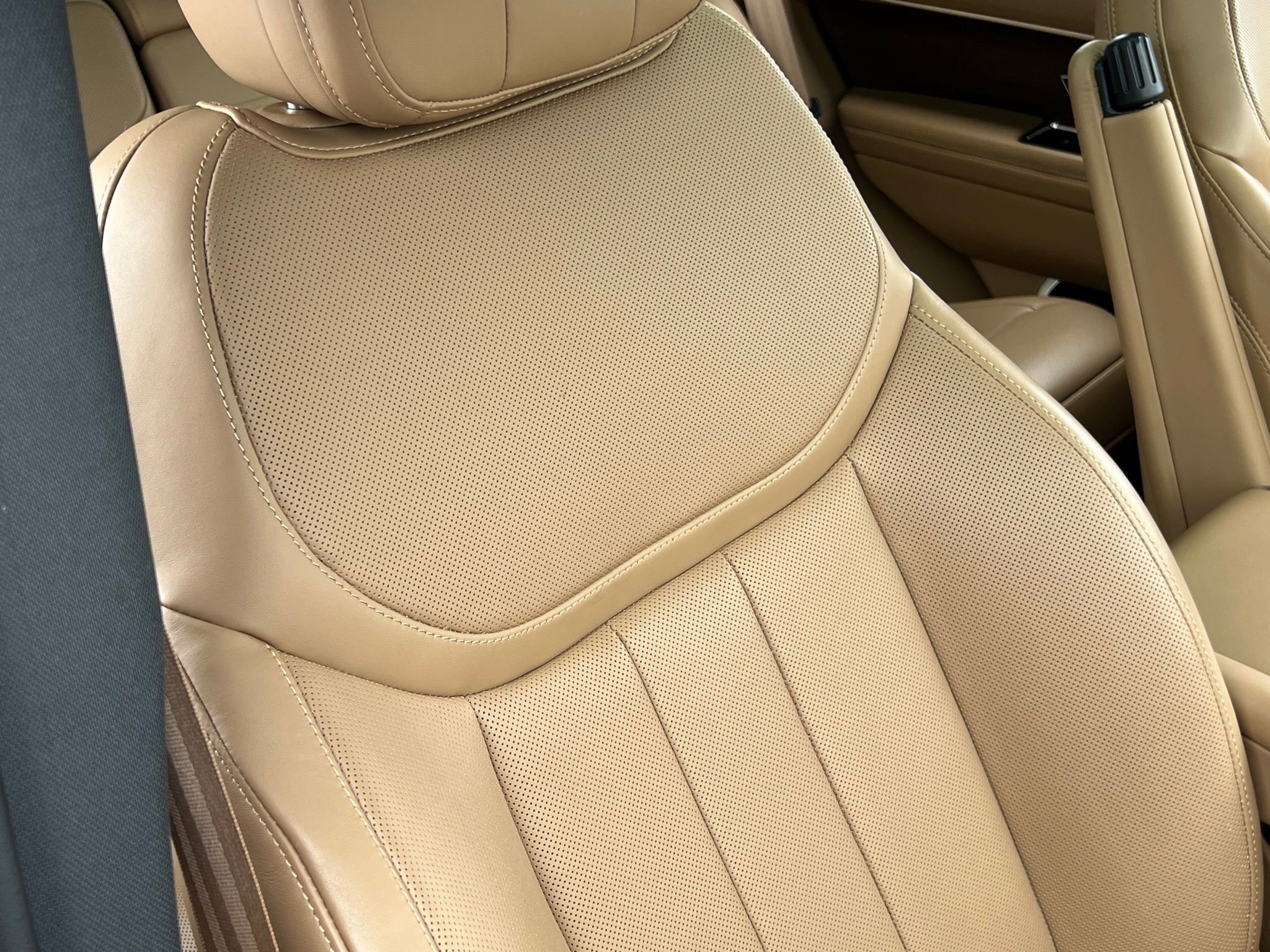 Used 2023 Land Rover Range Rover SE image 41