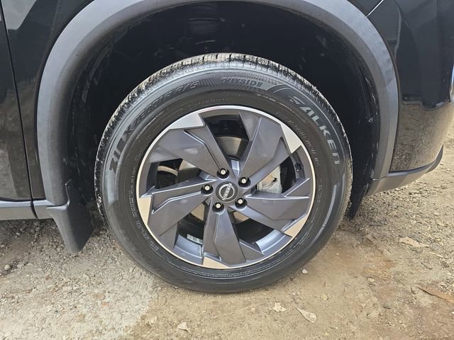 Used 2025 Nissan Rogue SV FWD image 13