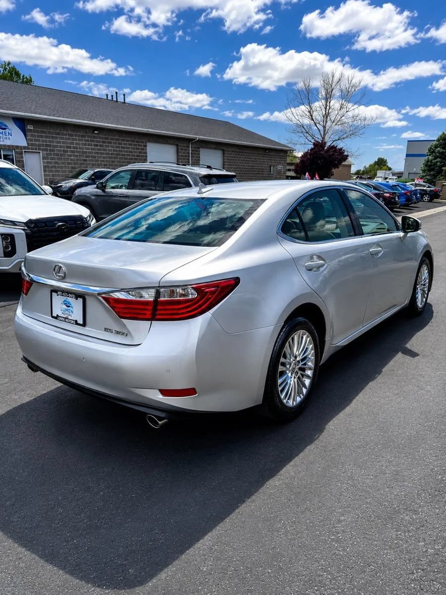 Used 2014 Lexus ES 350 w/ Luxury Package FWD image 5