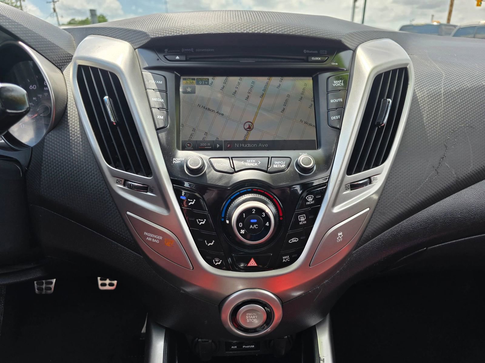 Used 2014 Hyundai Veloster w/ Technology Package 03 FWD image 17