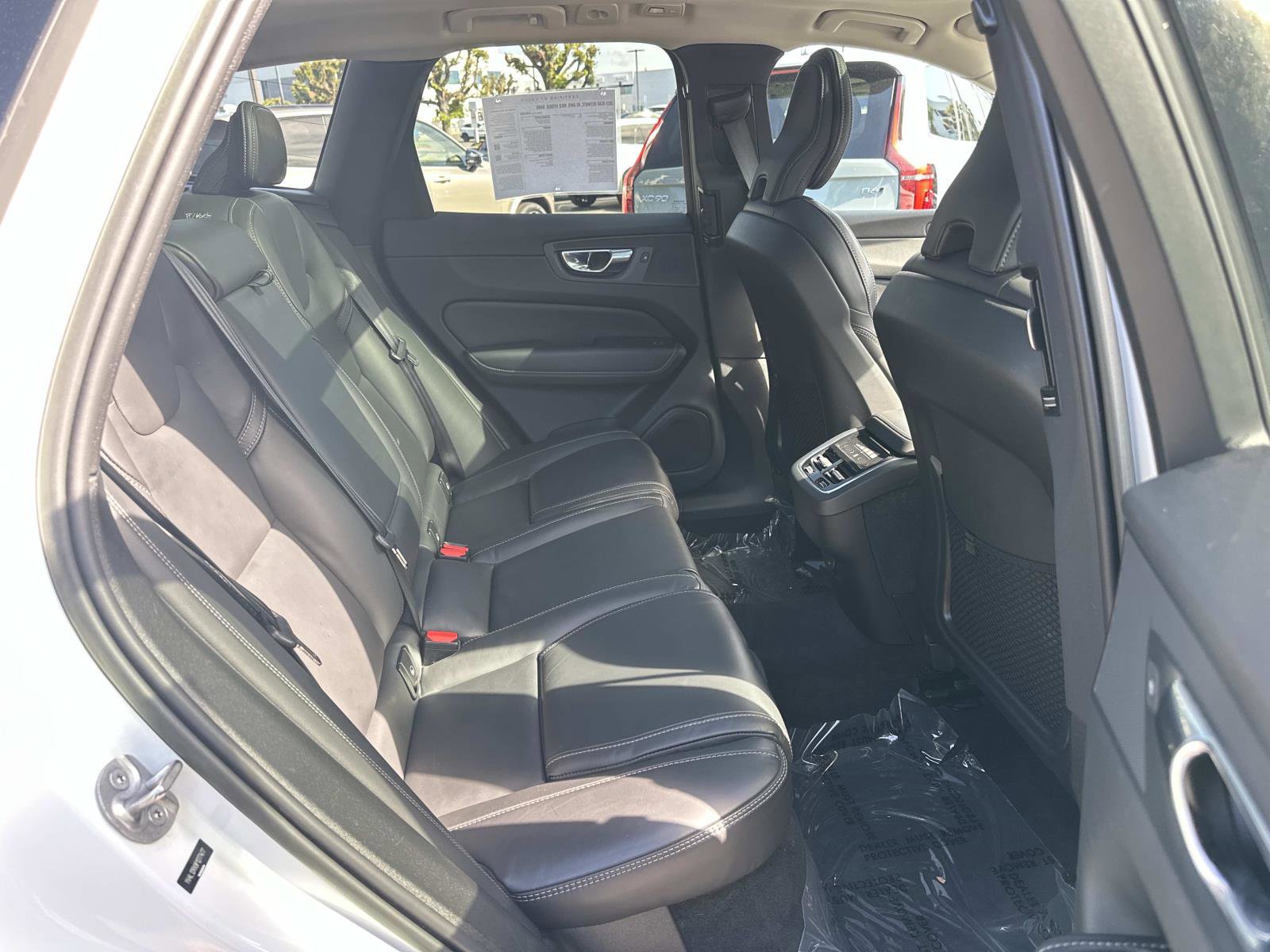 Certified 2023 Volvo XC60 B5 Ultimate image 24