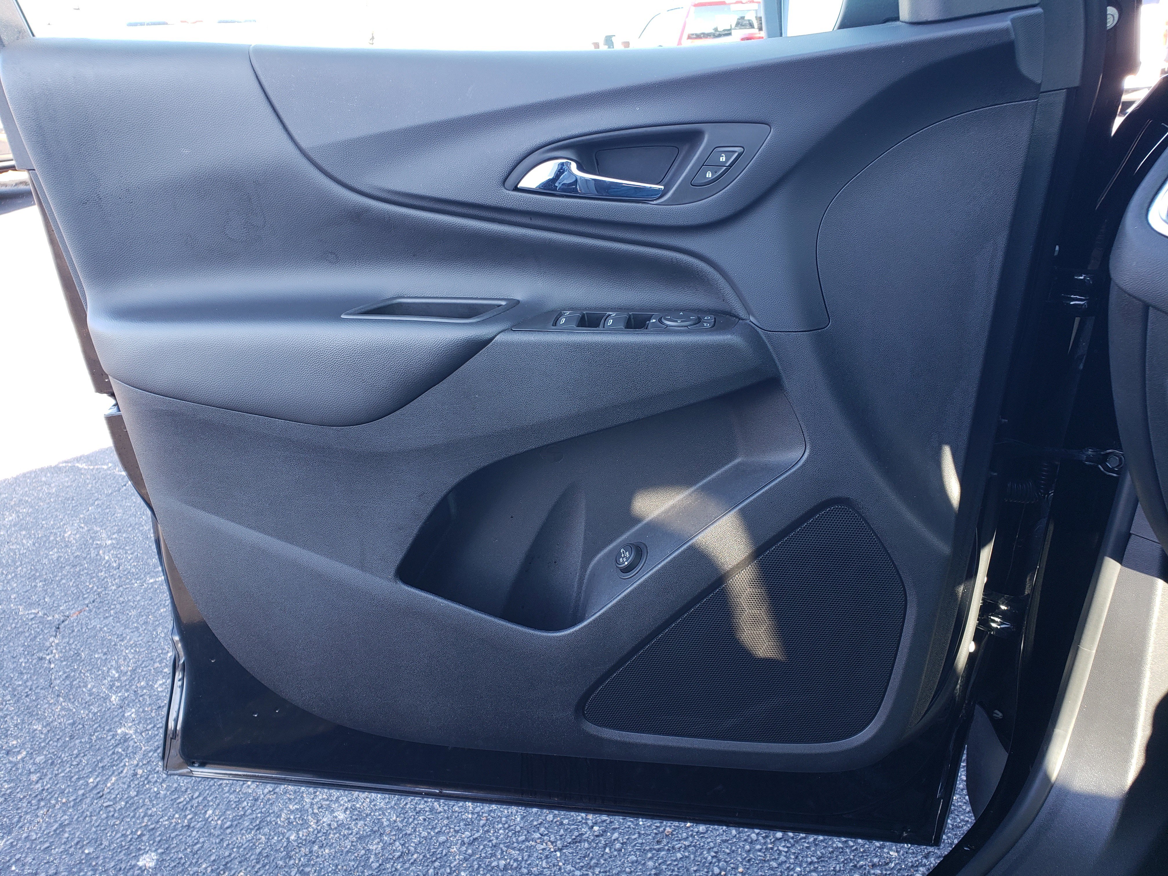 Used 2022 Chevrolet Equinox LT w/ Driver Convenience Package image 13