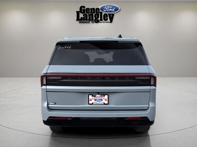 Used 2025 Lincoln Navigator Reserve AWD/4WD image 22