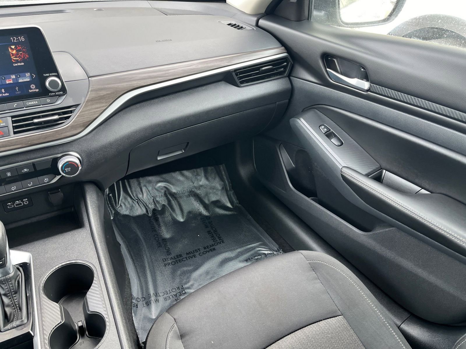 Used 2025 Nissan Altima 2.5 SV image 33