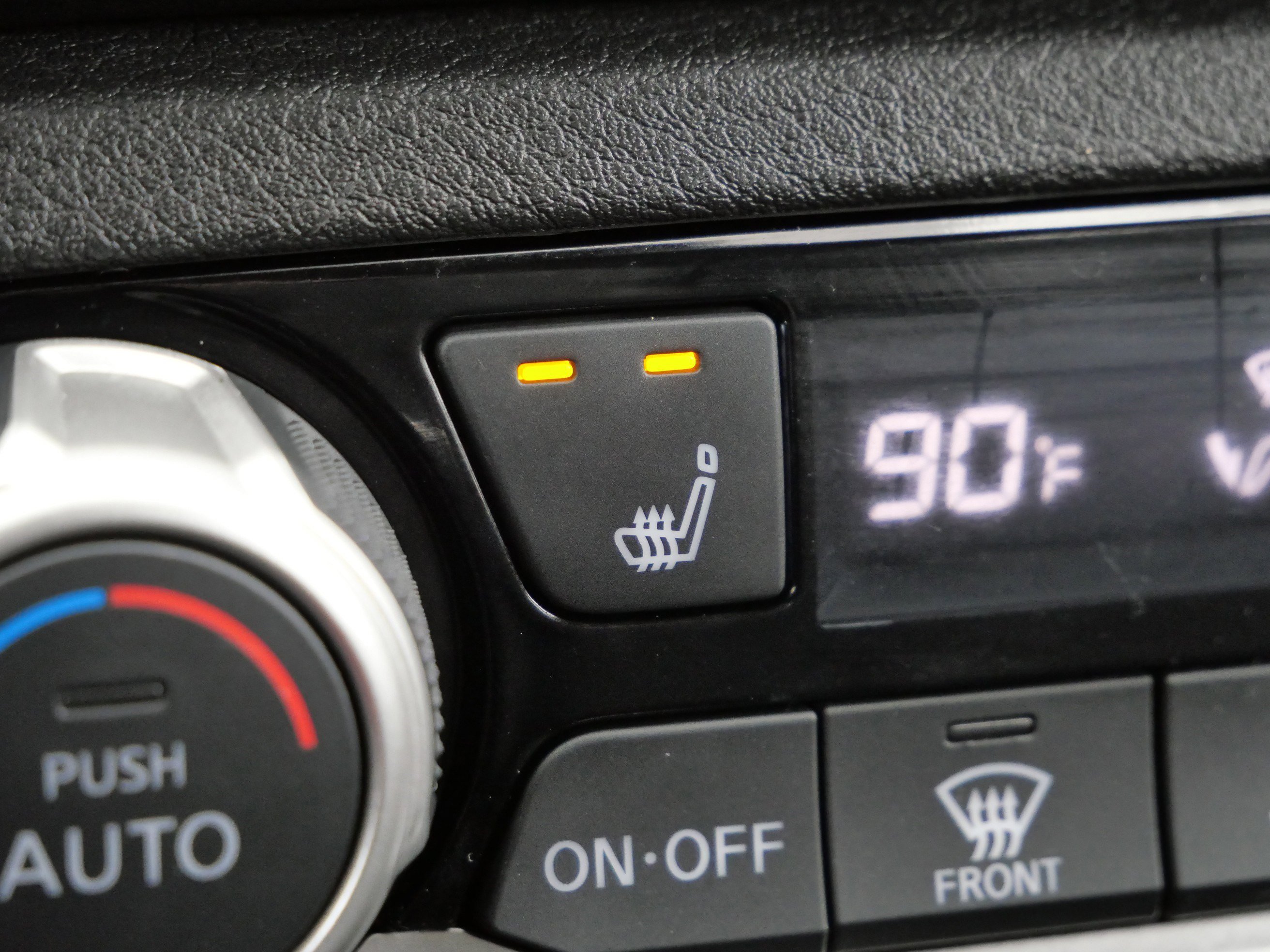 Used 2019 Nissan Kicks SR w/ SR Premium Package image 29