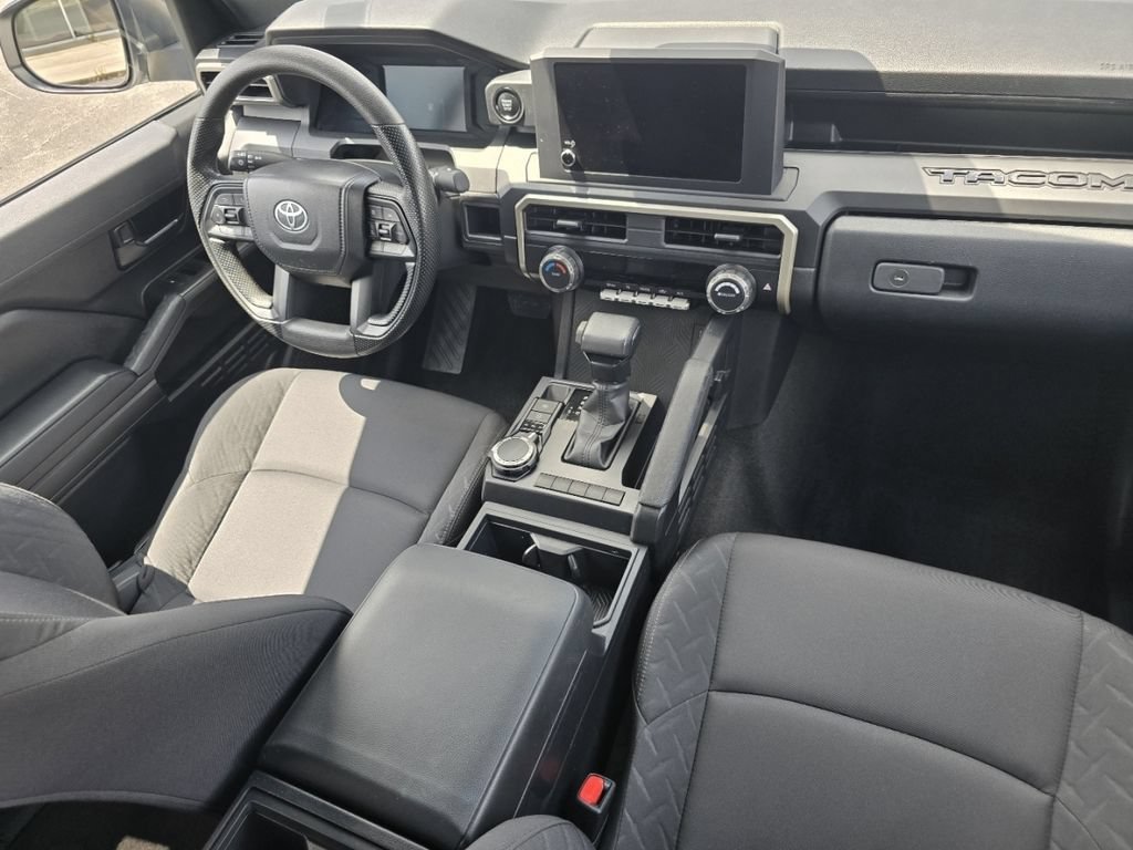 Certified 2024 Toyota Tacoma SR AWD/4WD image 22