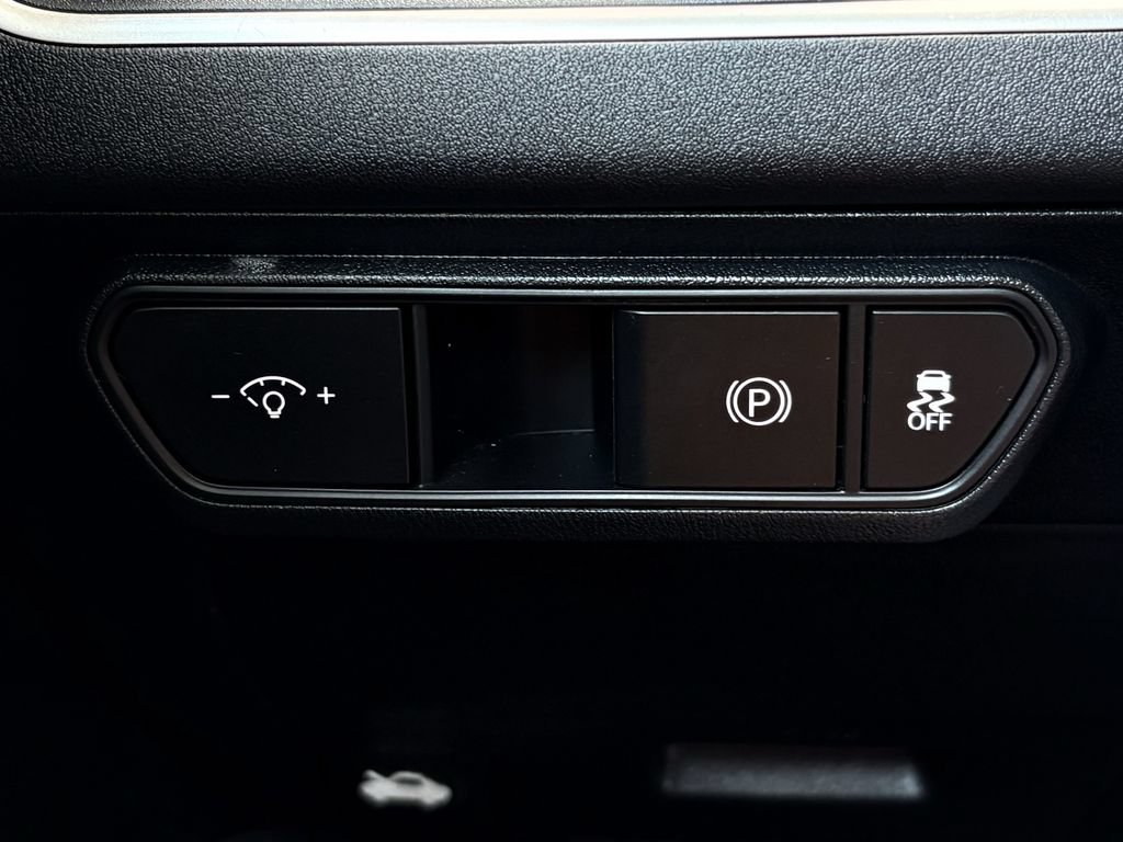 Used 2025 Kia K4 FWD image 25