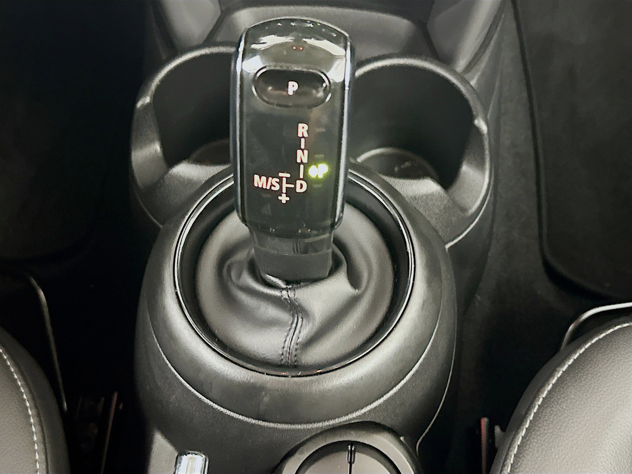 Used 2021 MINI Cooper 2-Door Hardtop w/ Storage Package image 23