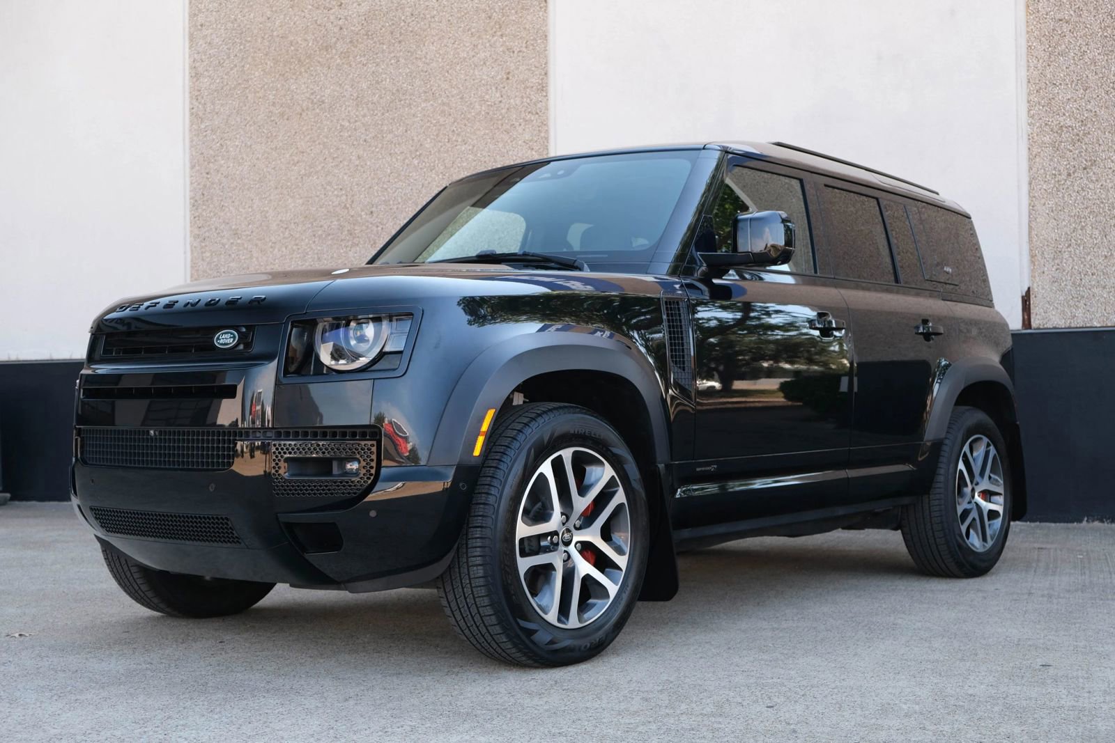 Used 2023 Land Rover Defender 110 X image 5