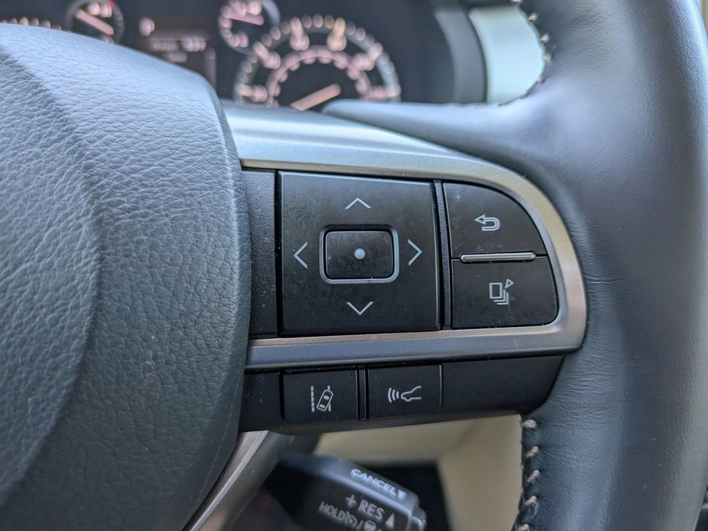 Used 2023 Lexus GX 460 Premium w/ Accessory Package image 26