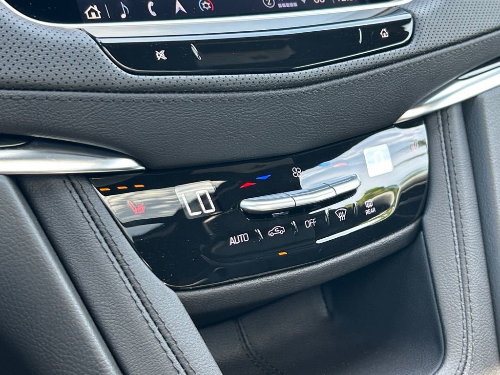 Certified 2025 Cadillac XT5 Premium Luxury AWD/4WD image 34