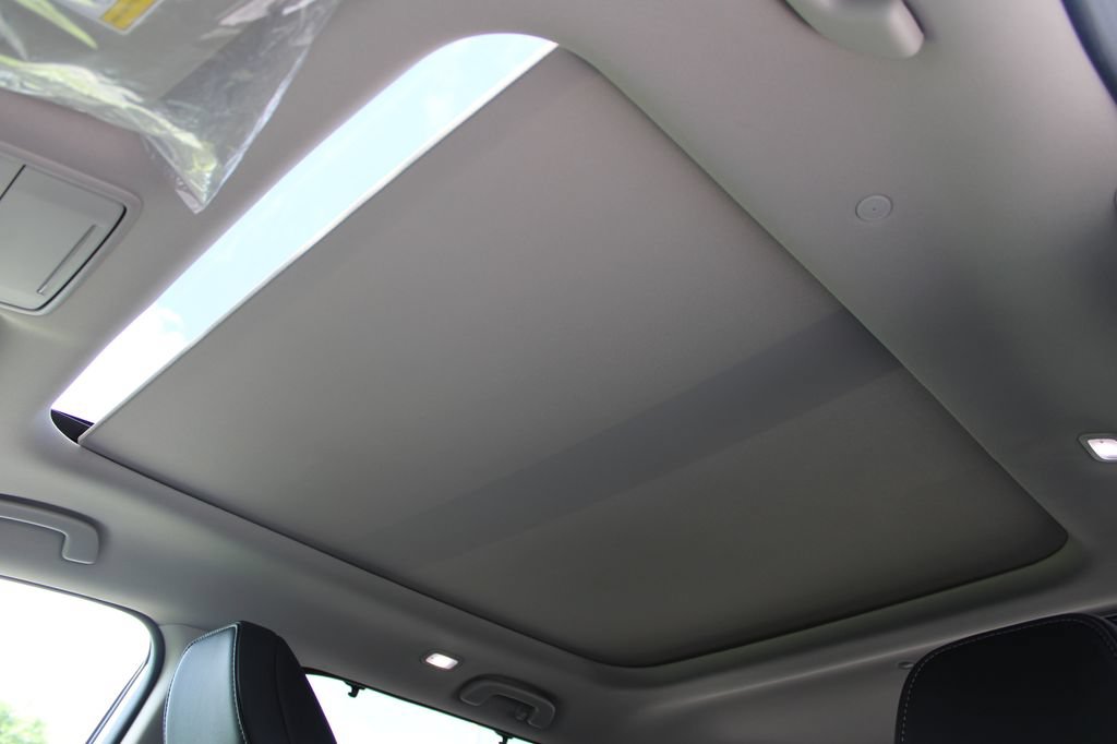 Certified 2025 Honda Pilot Touring image 35