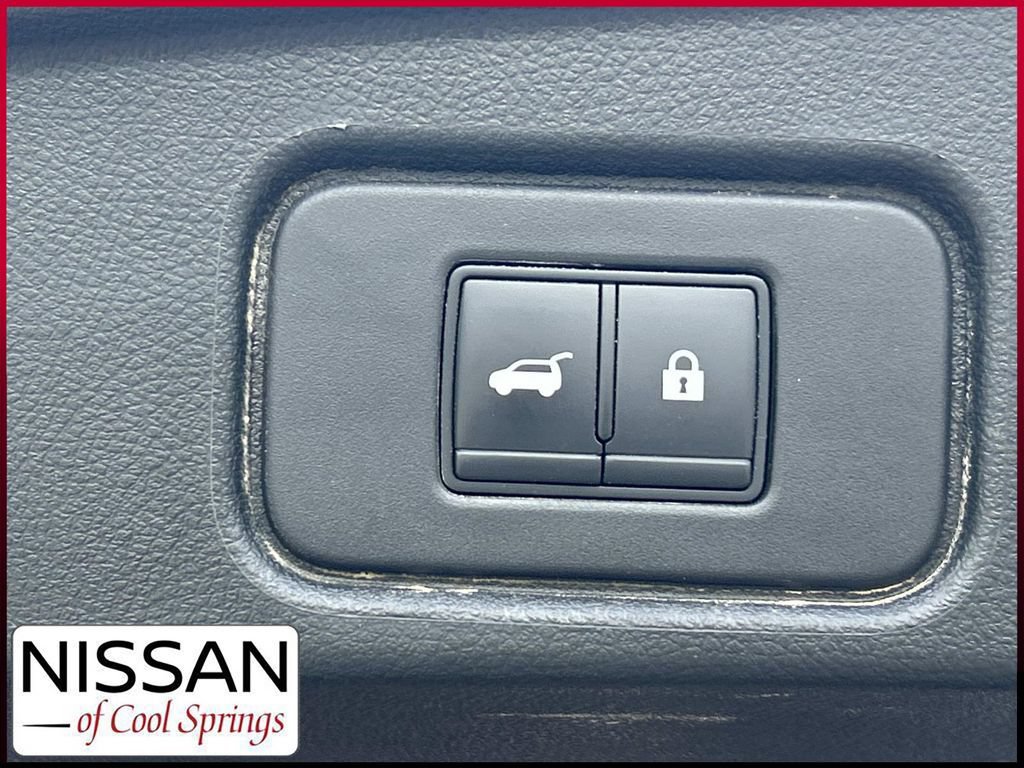 Used 2023 Nissan Pathfinder SL AWD/4WD image 14