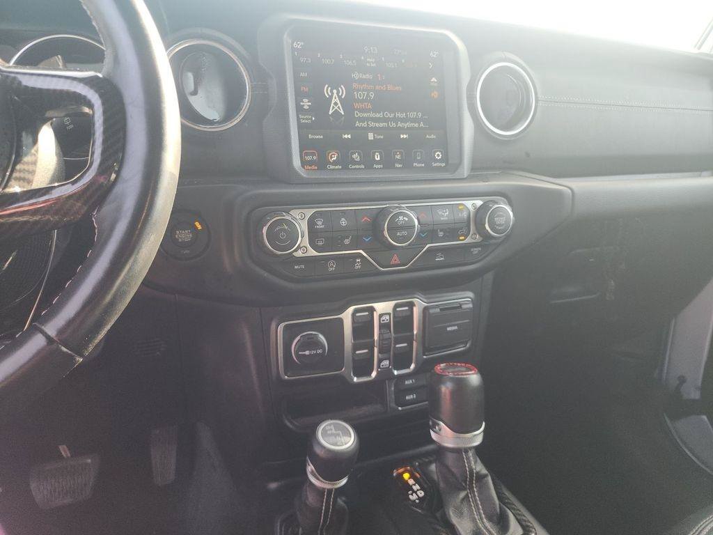 Used 2023 Jeep Wrangler Unlimited Sahara w/ Cold Weather Group AWD/4WD image 14