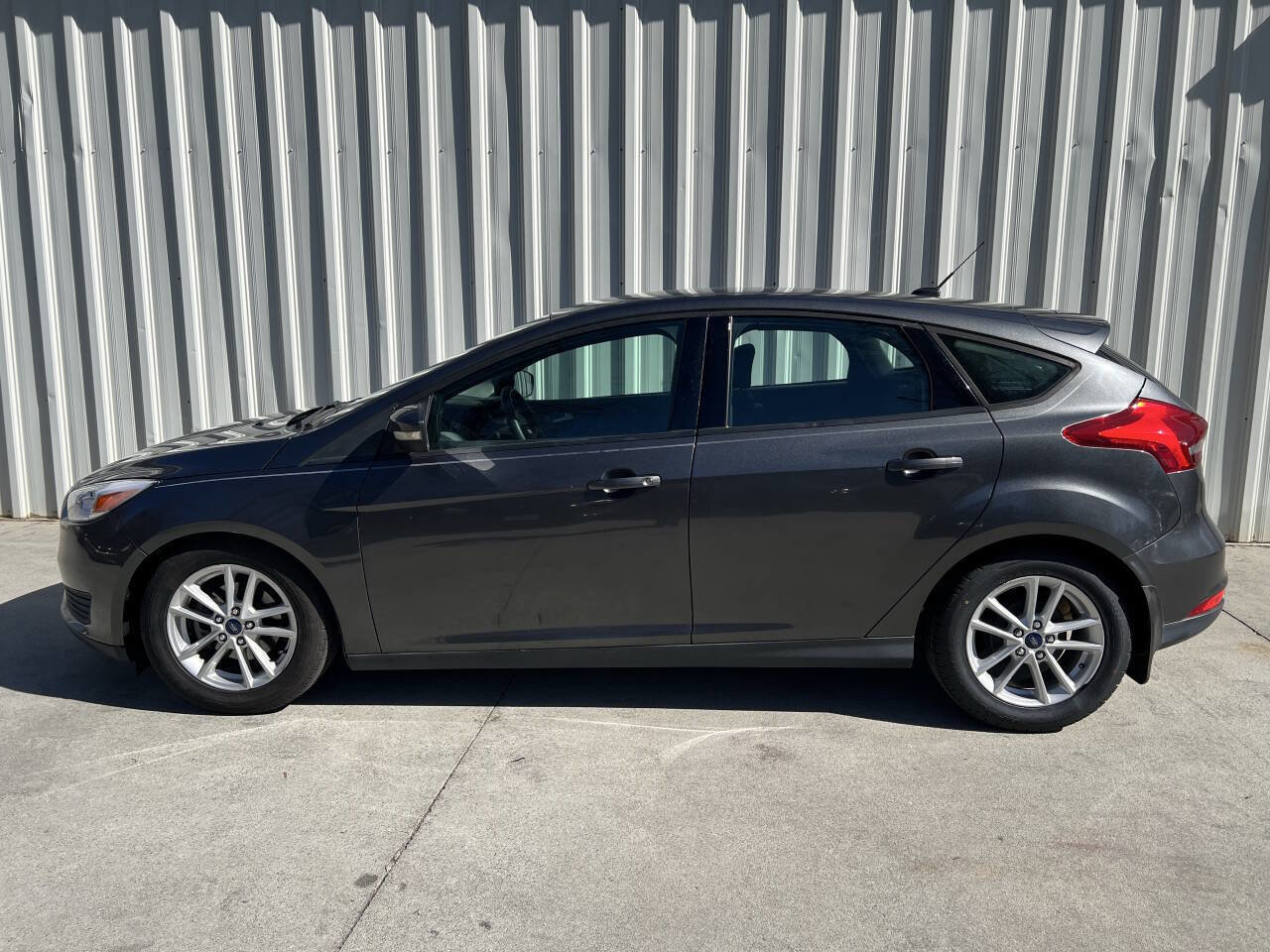 Used 2017 Ford Focus SE FWD image 6