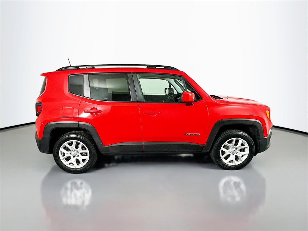 Used 2018 Jeep Renegade Latitude w/ Cold Weather Group image 13