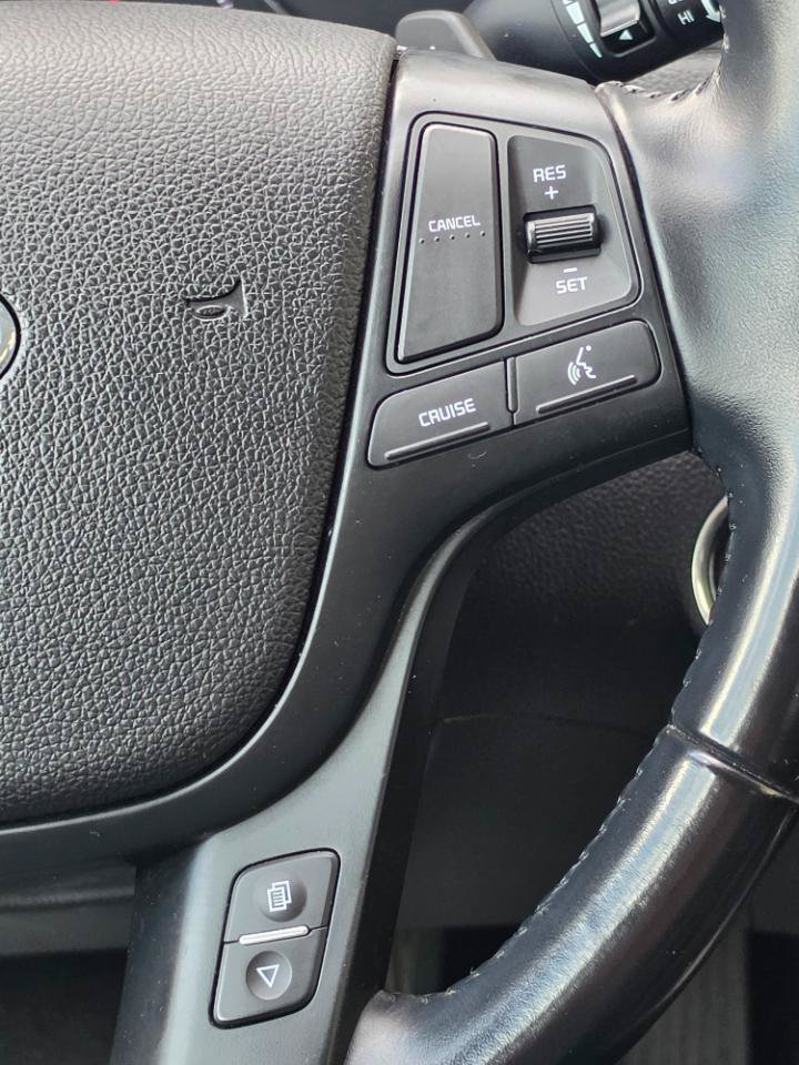 Used 2016 Kia Cadenza Premium FWD image 21