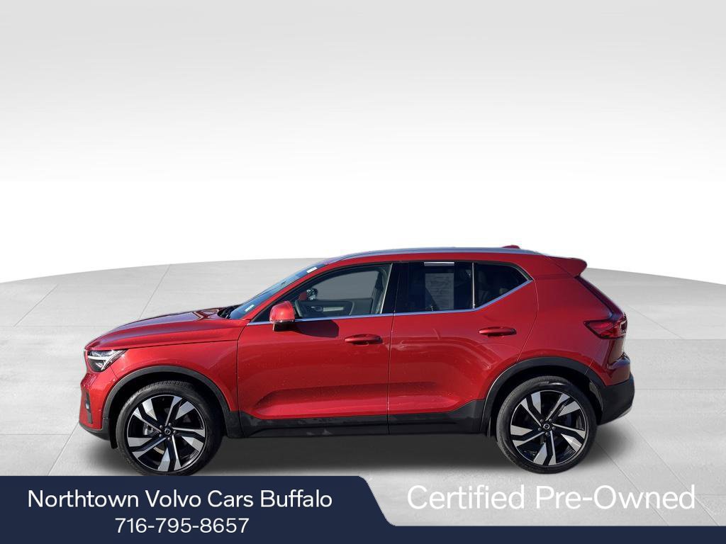Certified 2024 Volvo XC40 B5 Plus w/ Climate Package AWD/4WD image 2