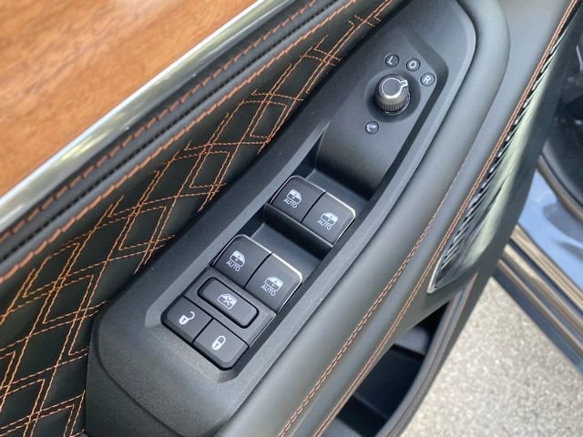 New 2025 Jeep Grand Cherokee L Summit AWD/4WD image 12
