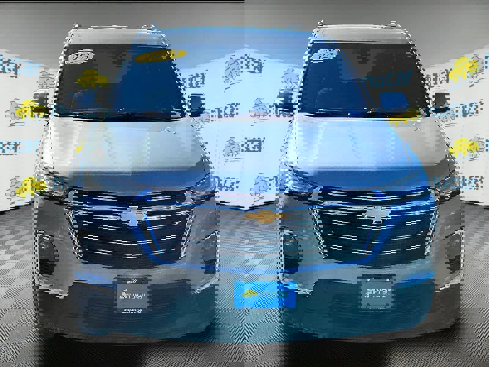 Used 2023 Chevrolet Traverse LT image 2