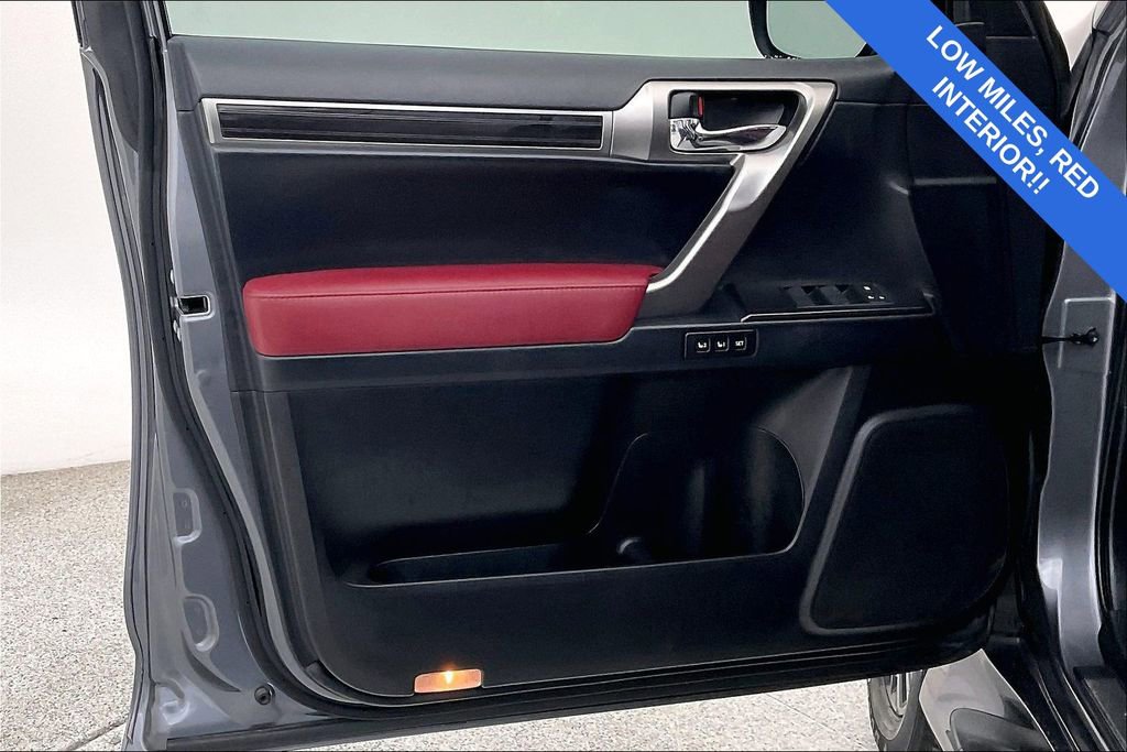 Used 2022 Lexus GX 460 Premium w/ Accessory Package image 24