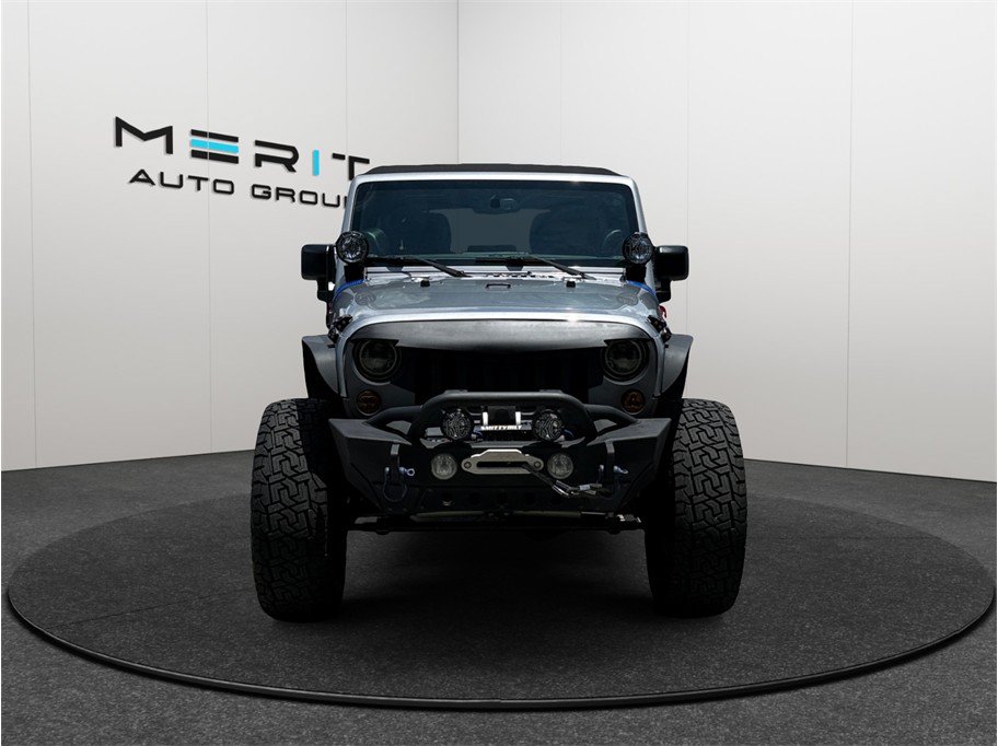 Used 2015 Jeep Wrangler Unlimited Rubicon w/ Connectivity Group AWD/4WD image 3