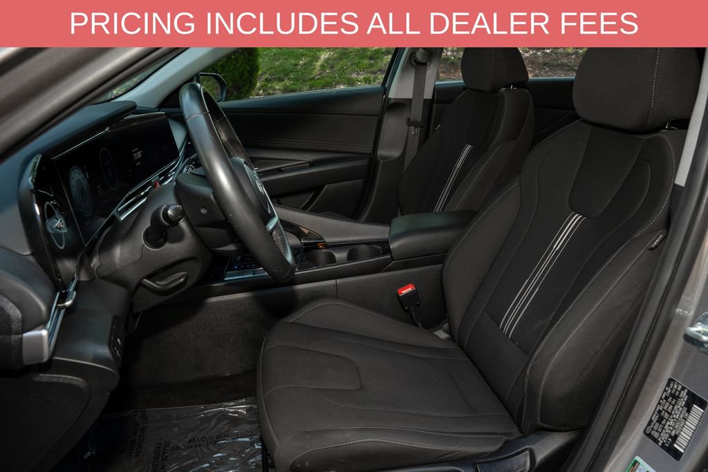 Used 2025 Hyundai Elantra SEL FWD image 11