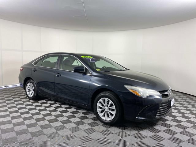 Used 2017 Toyota Camry LE FWD image 1