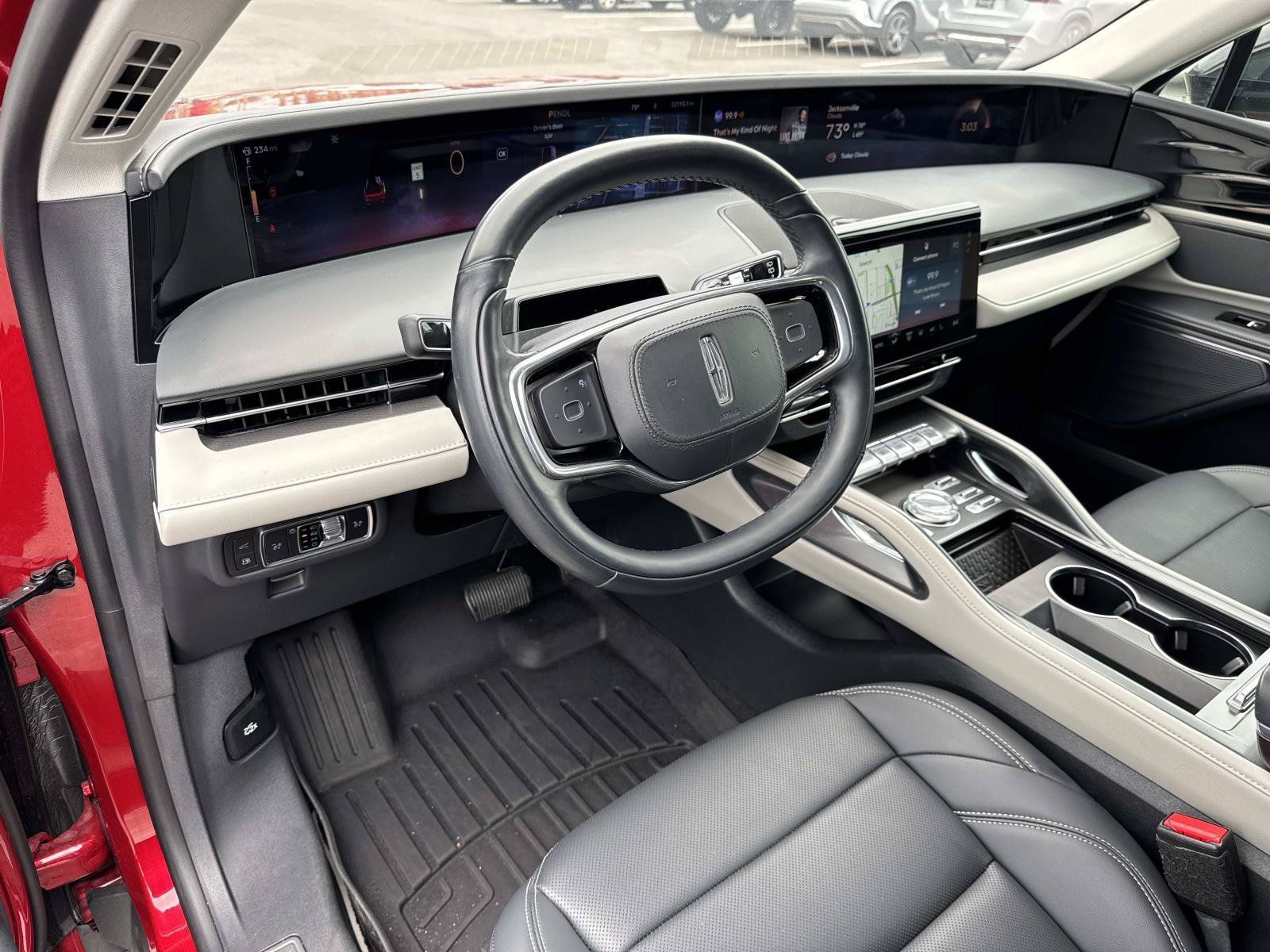 Used 2025 Lincoln Nautilus Premier AWD/4WD image 22