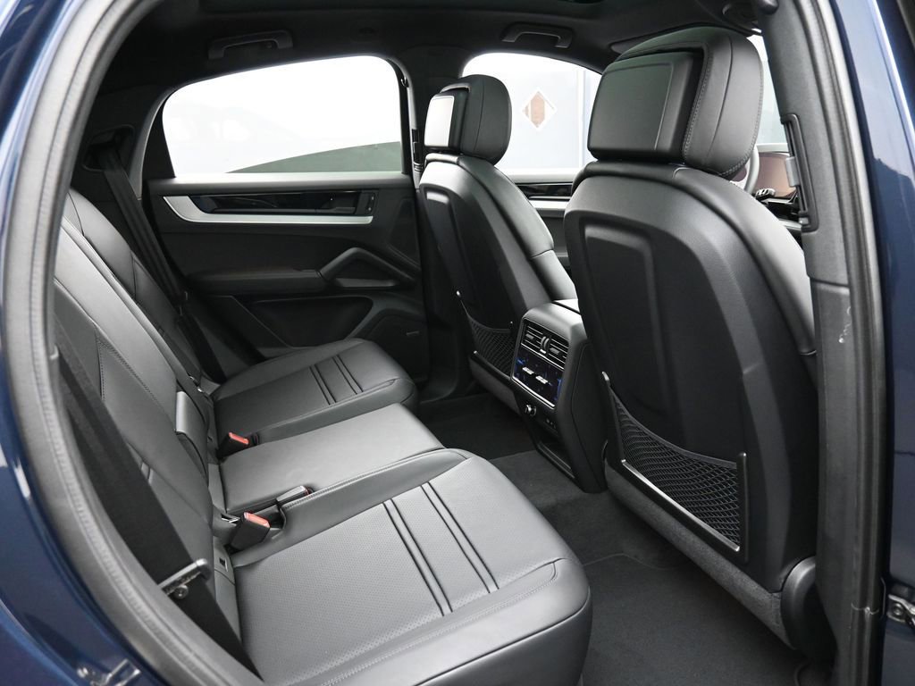 New 2026 Porsche Cayenne Coupe image 28