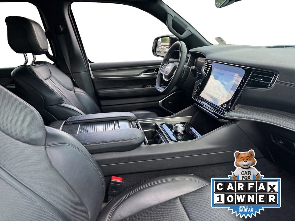 Used 2024 Jeep Wagoneer L Series II w/ Flexible Seating Group RWD image 18