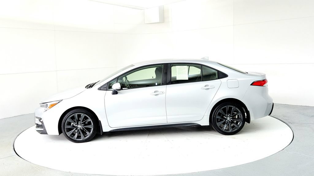 Certified 2023 Toyota Corolla SE FWD image 3