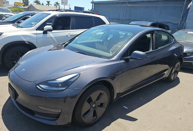 Used 2023 Tesla Model 3 Standard Range RWD image 3