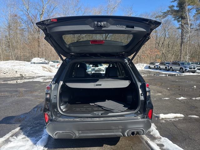 Used 2025 Subaru Forester Limited image 11