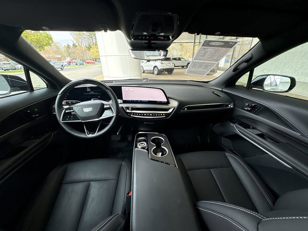 Certified 2025 Cadillac Lyriq Luxury w/ LPO, Floor Liner Package image 21